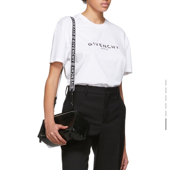 Givenchy Handbags - GIVENCHY
Black Mini 4G Strap Pandora Bag